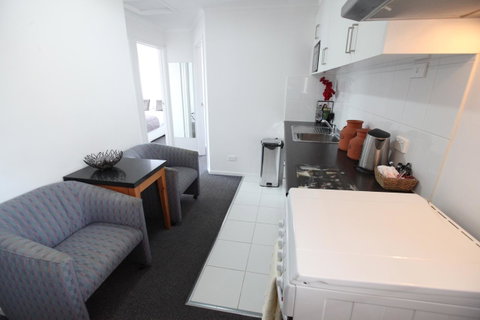 Mornington Motel - Tourism Caloundra 28