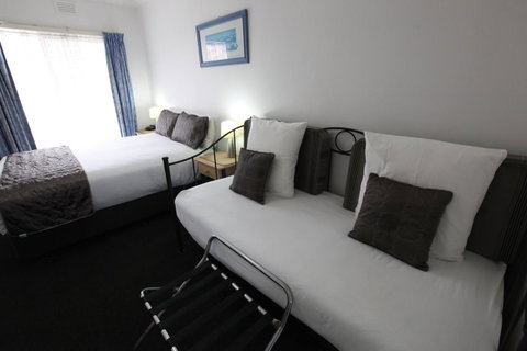 Mornington Motel - Tourism Caloundra 18