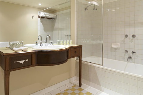 Grand Hotel Melbourne - Tourism Caloundra 26