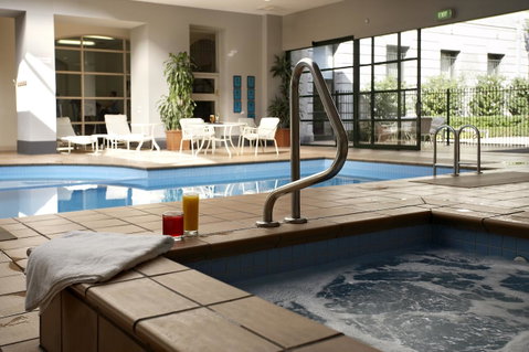 Grand Hotel Melbourne - Tourism Caloundra 5