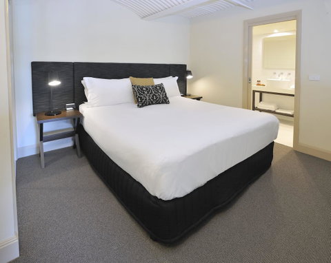 Grand Hotel Melbourne - Tourism Caloundra 2
