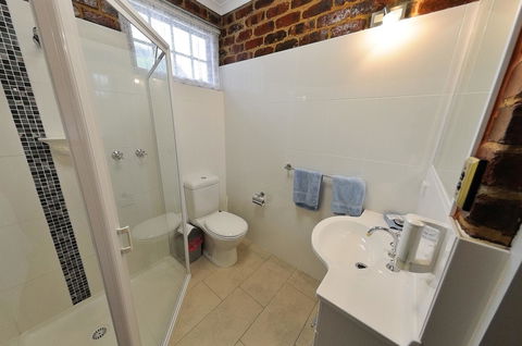 Greenvale Holiday Units - Tourism Caloundra 5