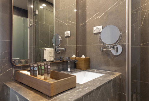 Novotel Melbourne Central - Tourism Caloundra 5