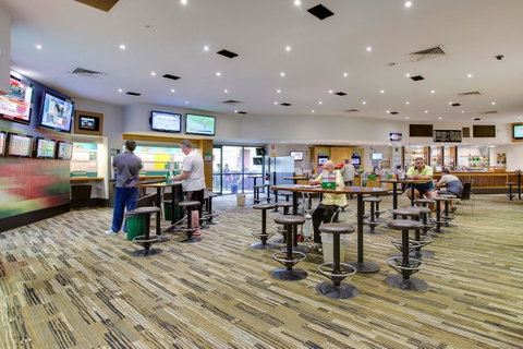 Nightcap At Seaford Hotel - Tourism Caloundra 40