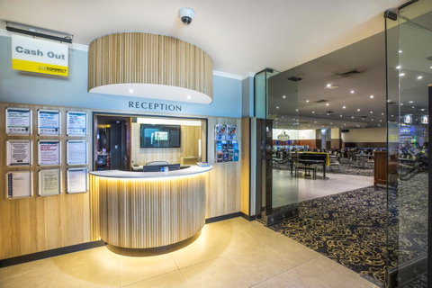 Nightcap At Seaford Hotel - Tourism Caloundra 10