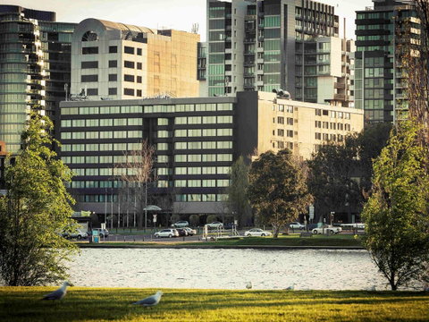 Mercure Melbourne Albert Park - Tourism Caloundra 0