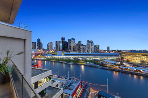 Melbourne Holiday Apartments Flinders Wharf - Tourism Caloundra 5