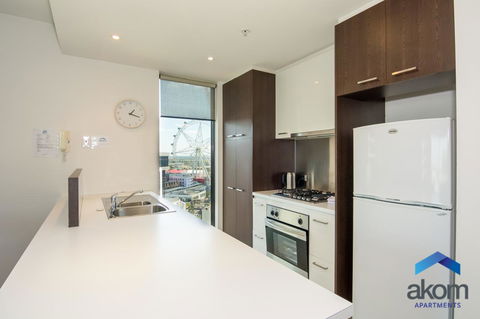 AKOM AT Docklands - Tourism Caloundra 14