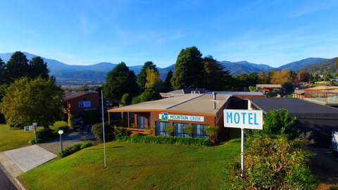 Mountain Creek Motel Bar & Restaurant - Tourism Caloundra 0