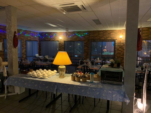 Mountain Creek Motel Bar & Restaurant - Tourism Caloundra 19