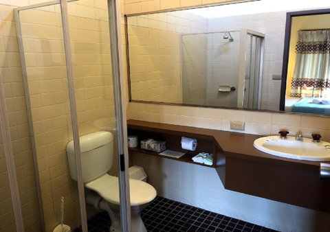 Mountain Creek Motel Bar & Restaurant - Tourism Caloundra 9
