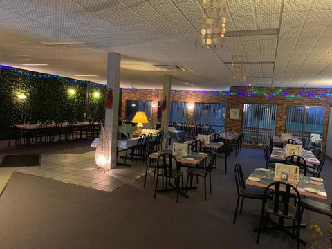 Mountain Creek Motel Bar & Restaurant - Tourism Caloundra 14