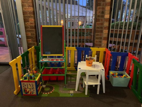 Mountain Creek Motel Bar & Restaurant - Tourism Caloundra 11