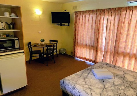 Mountain Creek Motel Bar & Restaurant - Tourism Caloundra 31