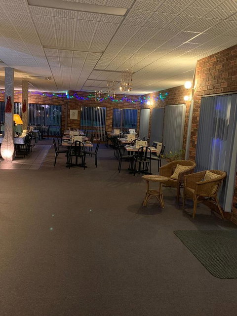Mountain Creek Motel Bar & Restaurant - Tourism Caloundra 15
