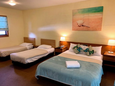 Mountain Creek Motel Bar & Restaurant - Tourism Caloundra 34