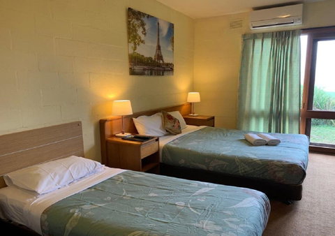 Mountain Creek Motel Bar & Restaurant - Tourism Caloundra 32