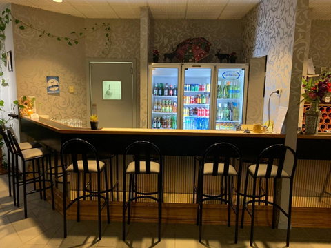 Mountain Creek Motel Bar & Restaurant - Tourism Caloundra 10
