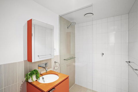 Complete Host Tiara Apartments - Tourism Caloundra 3