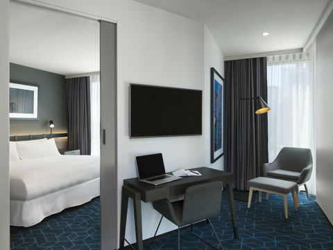 Vibe Hotel Melbourne Docklands - Tourism Caloundra 12