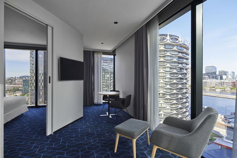 Vibe Hotel Melbourne Docklands - Tourism Caloundra 3