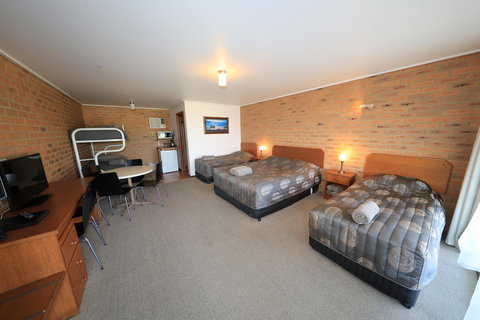 Quays Motel San Remo - Tourism Caloundra 6