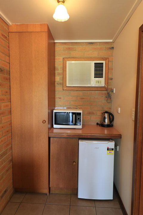 Quays Motel San Remo - Tourism Caloundra 7