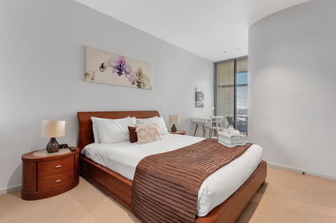 Docklands Private Collection - NEWQUAY - Tourism Caloundra 3