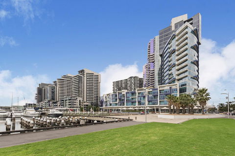 Docklands Private Collection - NEWQUAY - Tourism Caloundra 0
