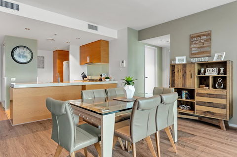Docklands Private Collection - NEWQUAY - Tourism Caloundra 1