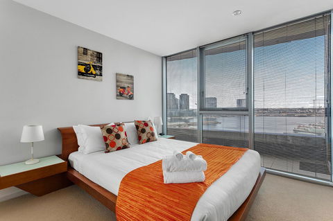 Docklands Private Collection - NEWQUAY - Tourism Caloundra 4