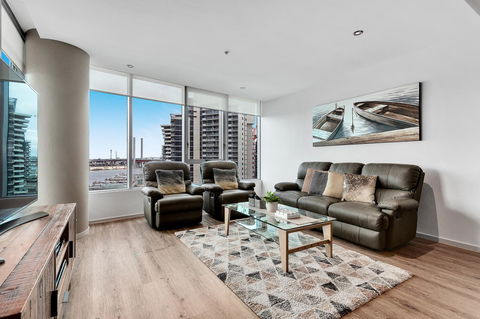 Docklands Private Collection - NEWQUAY - Tourism Caloundra 5