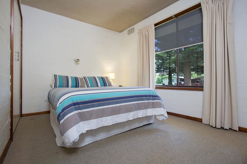 Eastern Beach Holiday Units - Tourism Caloundra 5