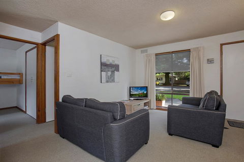Eastern Beach Holiday Units - Tourism Caloundra 2
