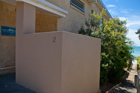 Battery Cove Beach Front Apartment - Tourism Caloundra 3
