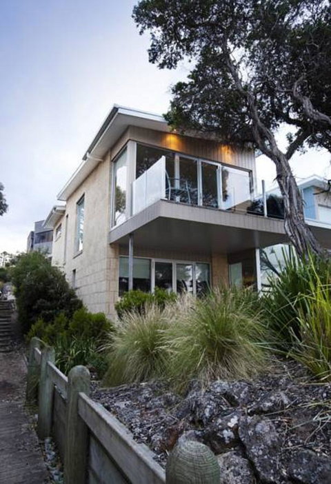 Battery Cove Beach Front Apartment - Tourism Caloundra 0