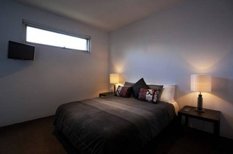 Battery Cove Beach Front Apartment - Tourism Caloundra 7