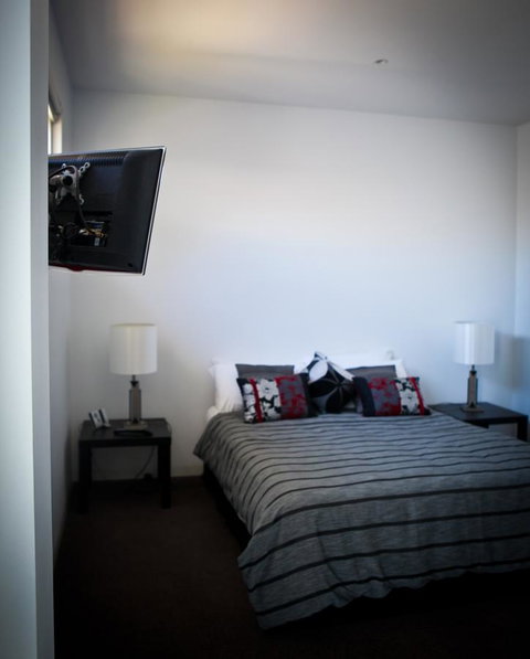 Battery Cove Beach Front Apartment - Tourism Caloundra 9