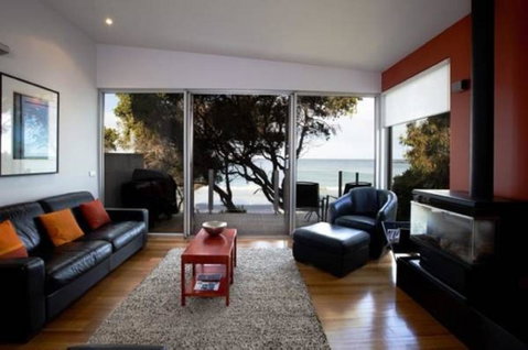 Battery Cove Beach Front Apartment - Tourism Caloundra 14
