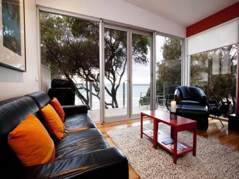 Battery Cove Beach Front Apartment - Tourism Caloundra 16