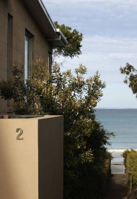Battery Cove Beach Front Apartment - Tourism Caloundra 17