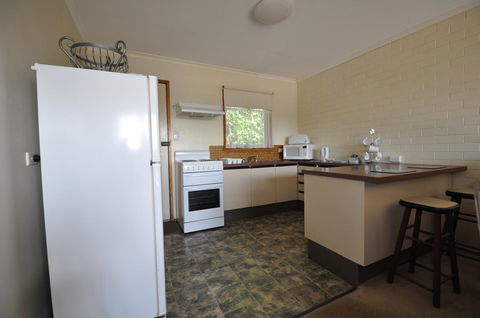 Ballymena Holiday Units - Tourism Caloundra 6