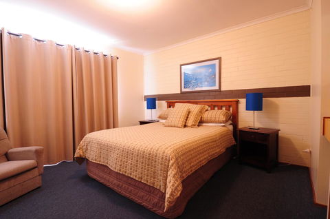 Ballymena Holiday Units - Tourism Caloundra 0