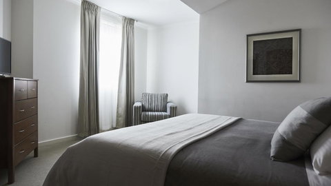 Plough Hotel - Tourism Caloundra 2