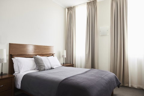 Plough Hotel - Tourism Caloundra 1