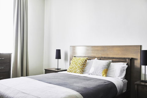 Plough Hotel - Tourism Caloundra 0