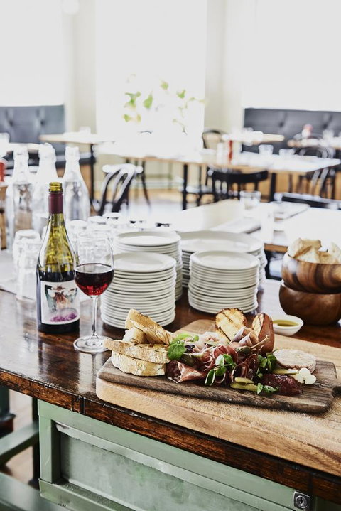 Plough Hotel - Tourism Caloundra 23