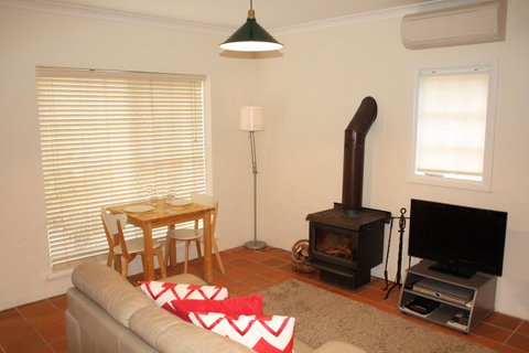 Merrimeet Cottages - Tourism Caloundra 24