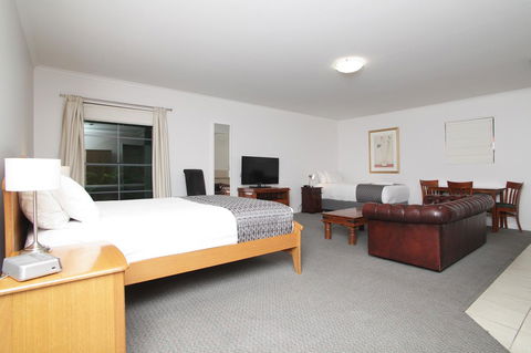 Quality Inn & Suites The Menzies - Tourism Caloundra 10