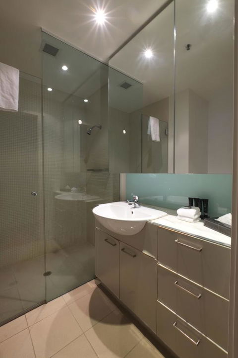 ACD Apartments - Tourism Caloundra 2